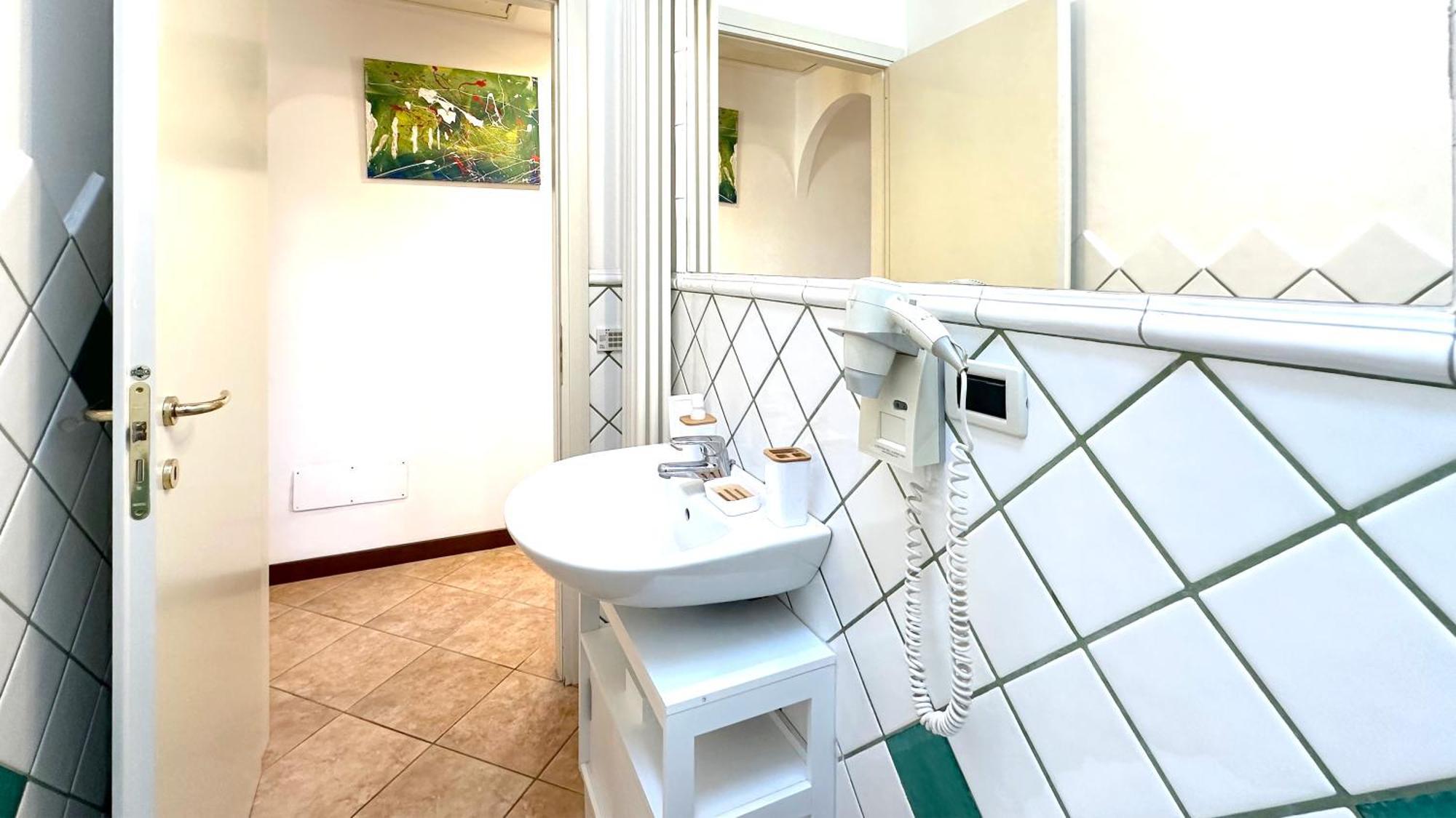 Int 4 - Suite Edoardo By Residence San Luca بولونيا المظهر الخارجي الصورة